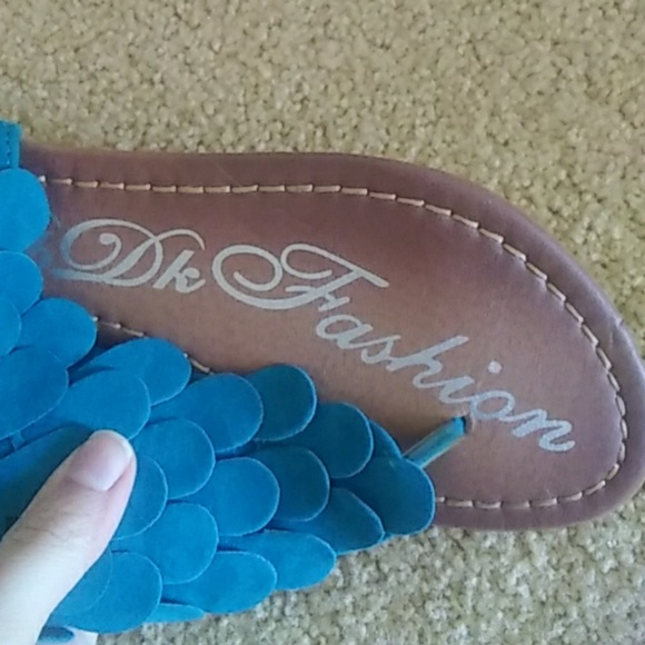 Sandals - Picture 4 of 4